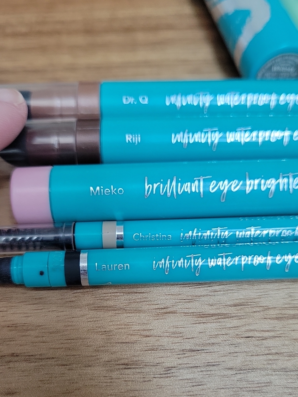Urban Decay Naked3 Pallette, Milk Hydro Grip Primer, Set of THRIVE Eye Makeup - Picture 4 of 6